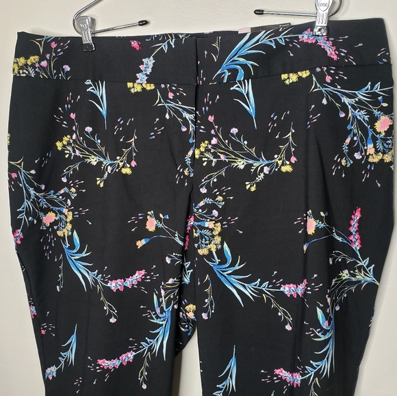 Worthington Woman Ankle Pants Black Floral Print Stretch Plus Size 20W NWT - Picture 2 of 14